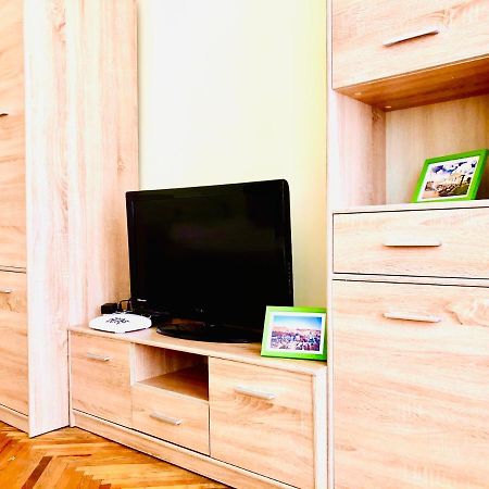 Apartment Near Opera On Horodotska 11 리비프 외부 사진