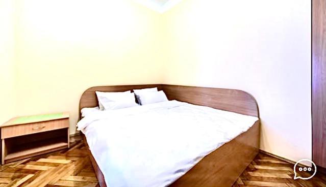 Apartment Near Opera On Horodotska 11 리비프 외부 사진